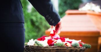 Quel genre de fleurs faut-il offrir pour des obsèques ?