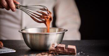 Devenir chocolatier : que devriez-vous savoir avant de vous engager ?