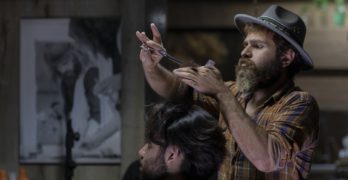 Comment couper les cheveux des hommes à la maison : Conseils d’experts et outils pour bien débuter