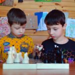 Pourquoi les enfants devraient jouer aux échecs ?