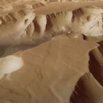 Mars: le Labyrinthe de la Nuit et ses vallées profondes